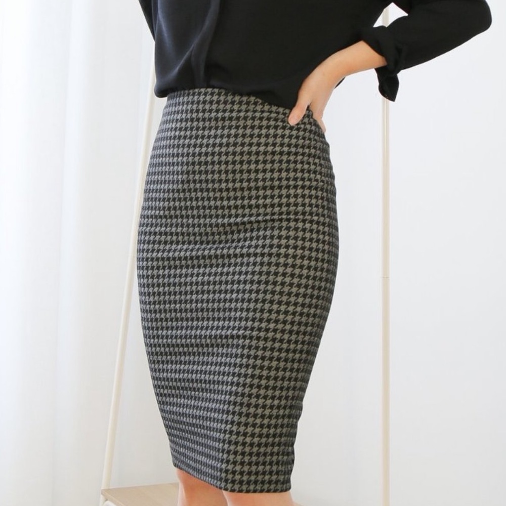 HIGH WAISTED HOUNDSTOOTH PENCIL SKIRT Women's Size 4 Gray & Black EXPRESS